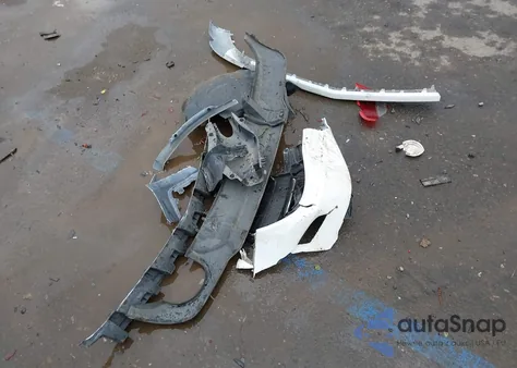 2013 Mercedes-Benz C 250 z USA, uszkodzony, nr VIN WDDGJ4HB4DF968846